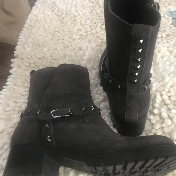 Boots - Picture 3 of 3